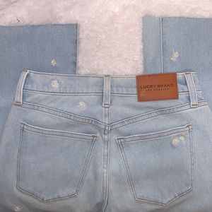 Women’s Lucky Brand jeans// ‘Mid Rise Crop Mini Boot’ Style: AVA